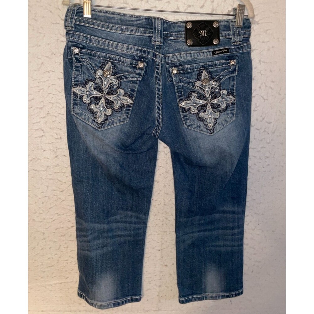 Miss Me Signature Capri Blue Jeans Women 30 Flap Pockets Cross Embellished Bling